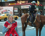 Foto mit Vereinsschal in New York