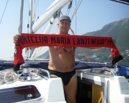 Foto mit Vereinsschal in Ithaka