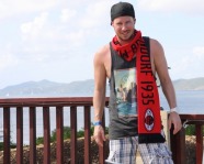Foto mit Vereinsschal in Virgin Gorda