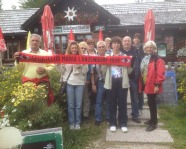 Foto mit Vereinsschal in Mariazell